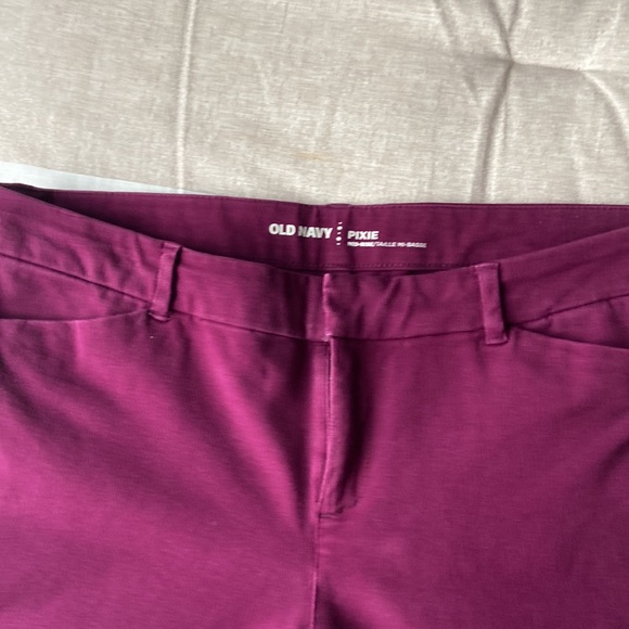 Women’s Pants - Picture 3 of 7
